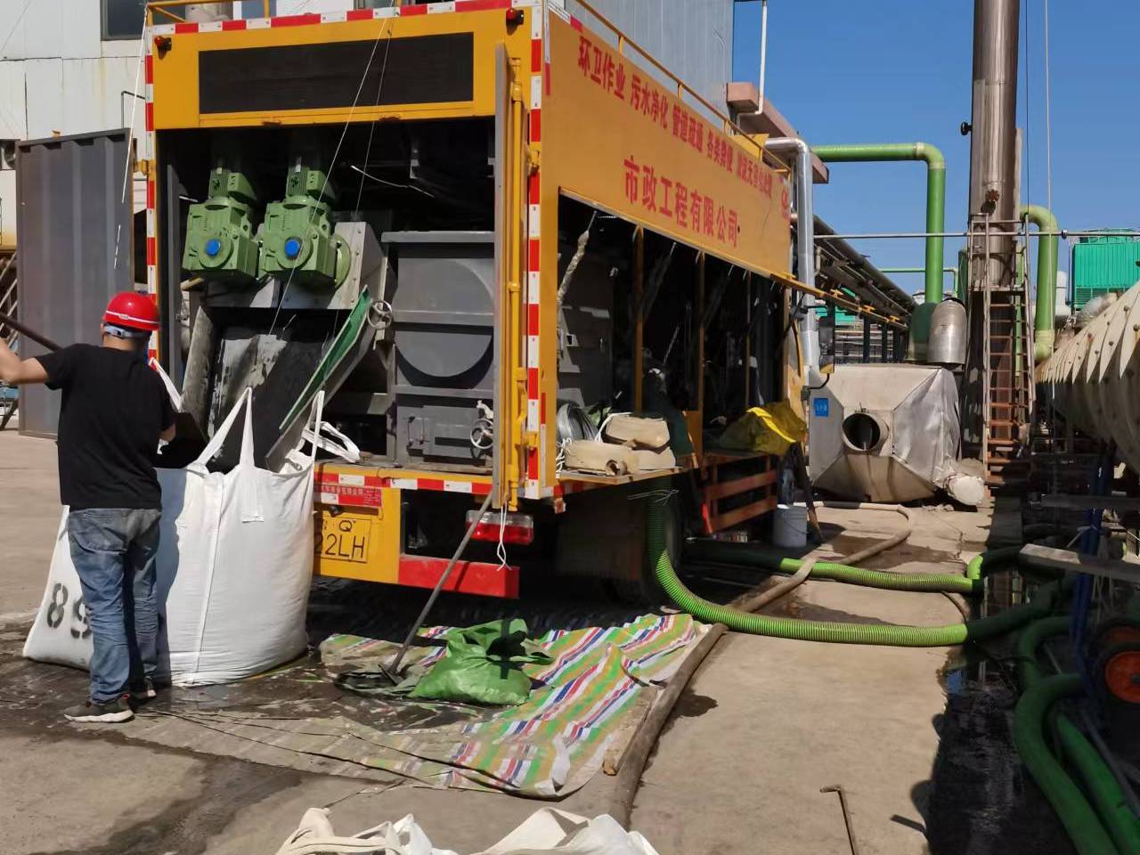 信丰淤泥压干处理